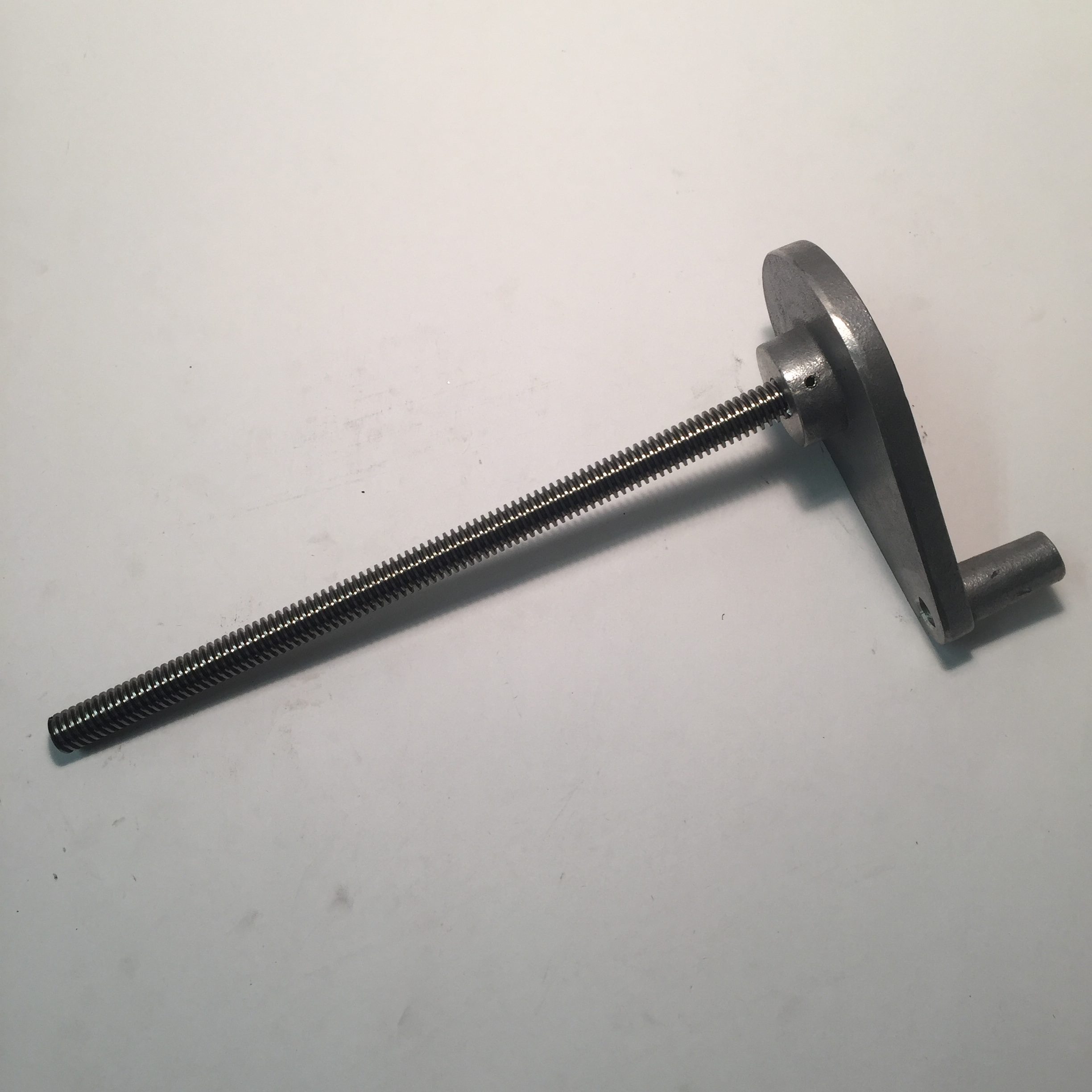 HANDWHEEL, LARGE W/ 5/8-8 X 13"ROD